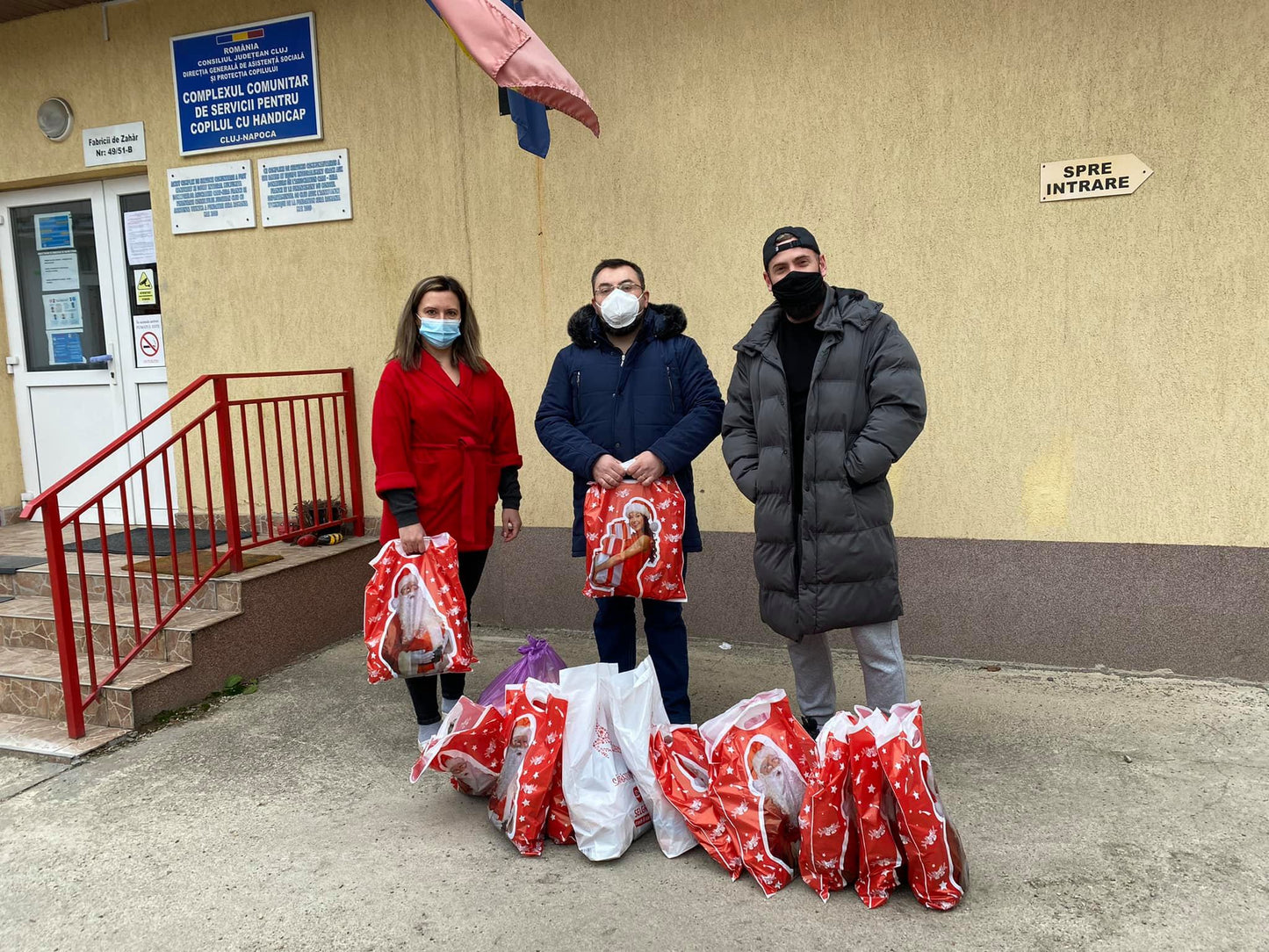 Pachetul "Dulciuri de Crăciun" - Împarte Crăciunul! + Abonament 3 Luni DWP Premium